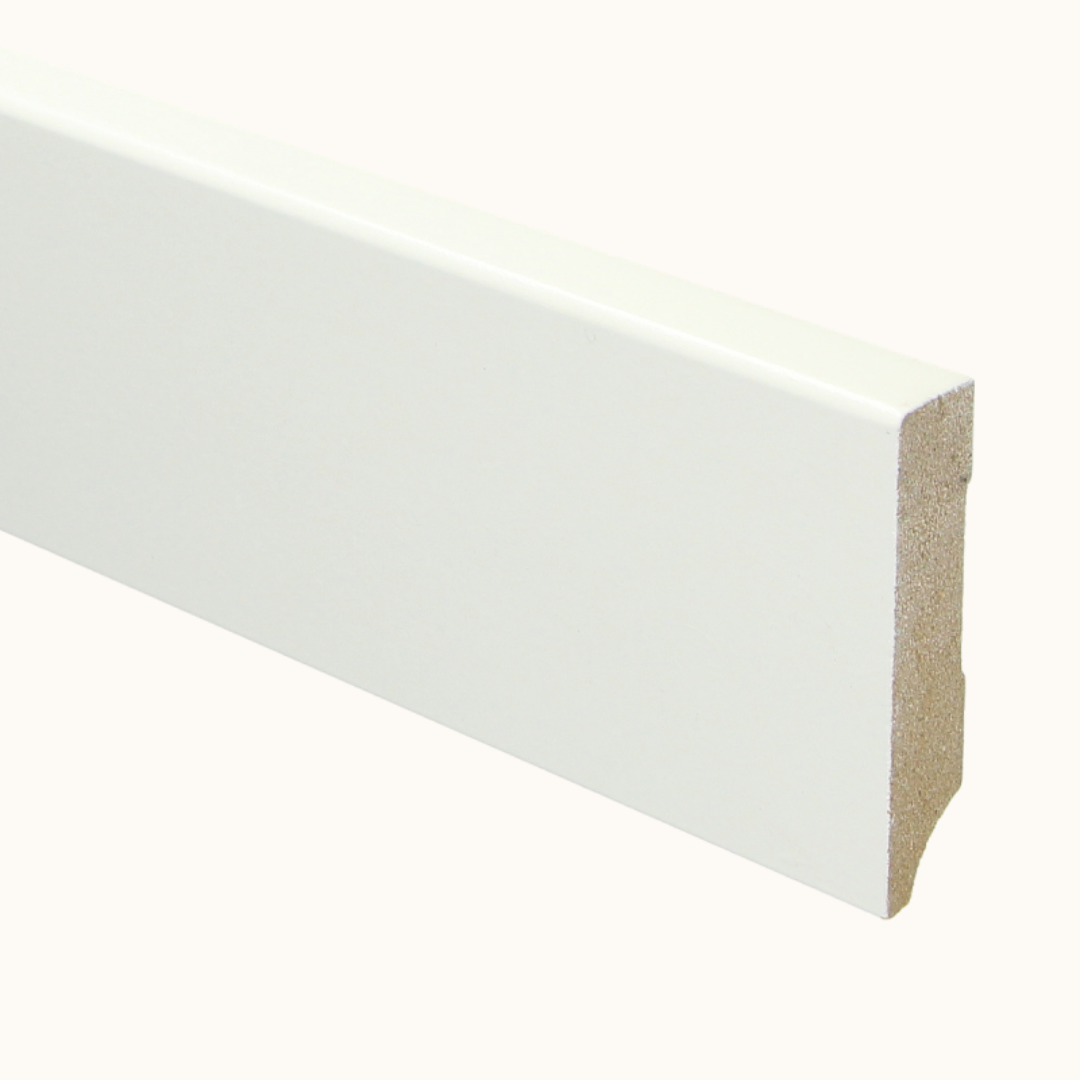 Gelakte plint RAL 9016